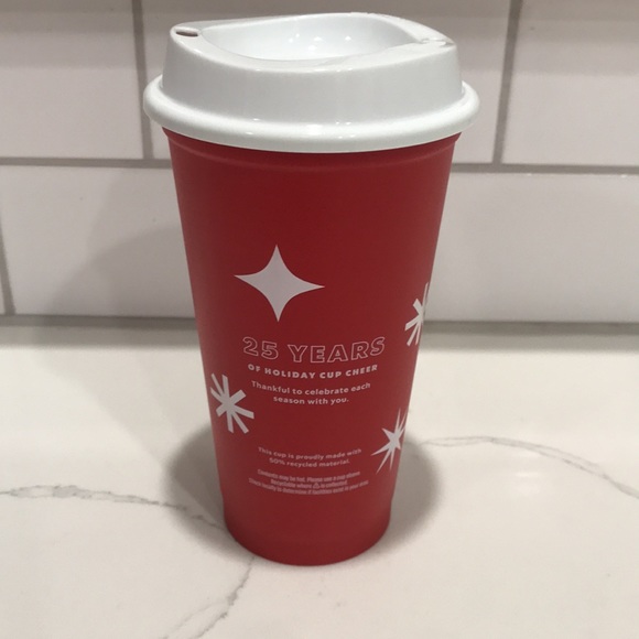 Starbucks Red Cup 2022 - Picture 2 of 6